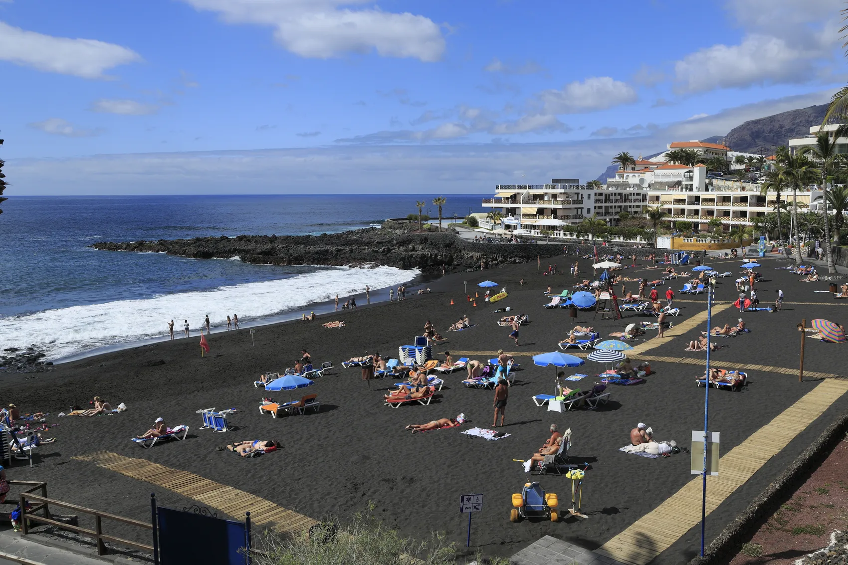 Playa de la Arena junto a Los Gigantes