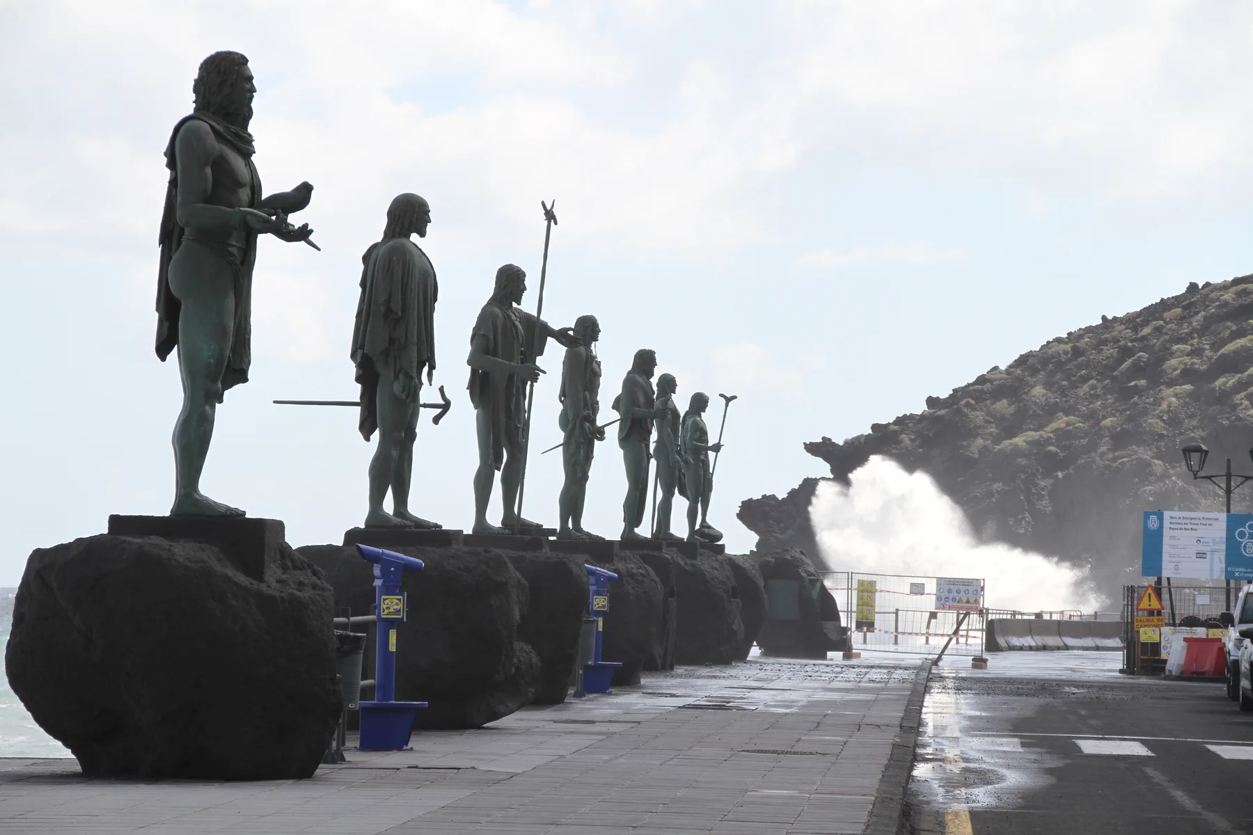 Estatuas de los nueve Menceyes guanches en Candelaria