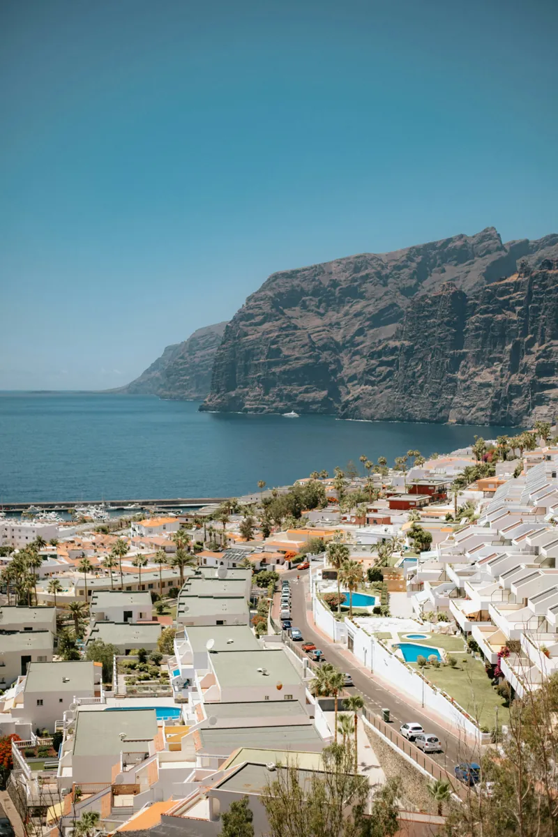Los Gigantes harbour