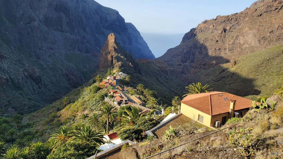 Montañas y barrancos