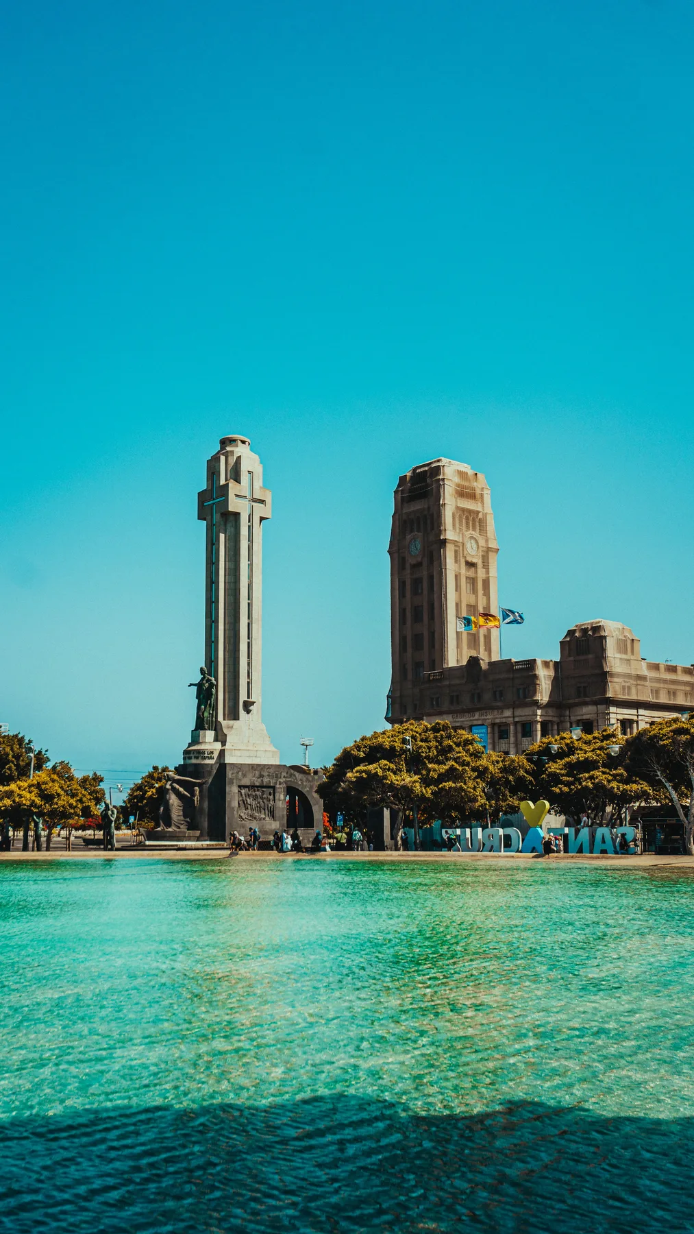Monumento a los Caídos en la Plaza de España de Santa Cruz de Tenerife